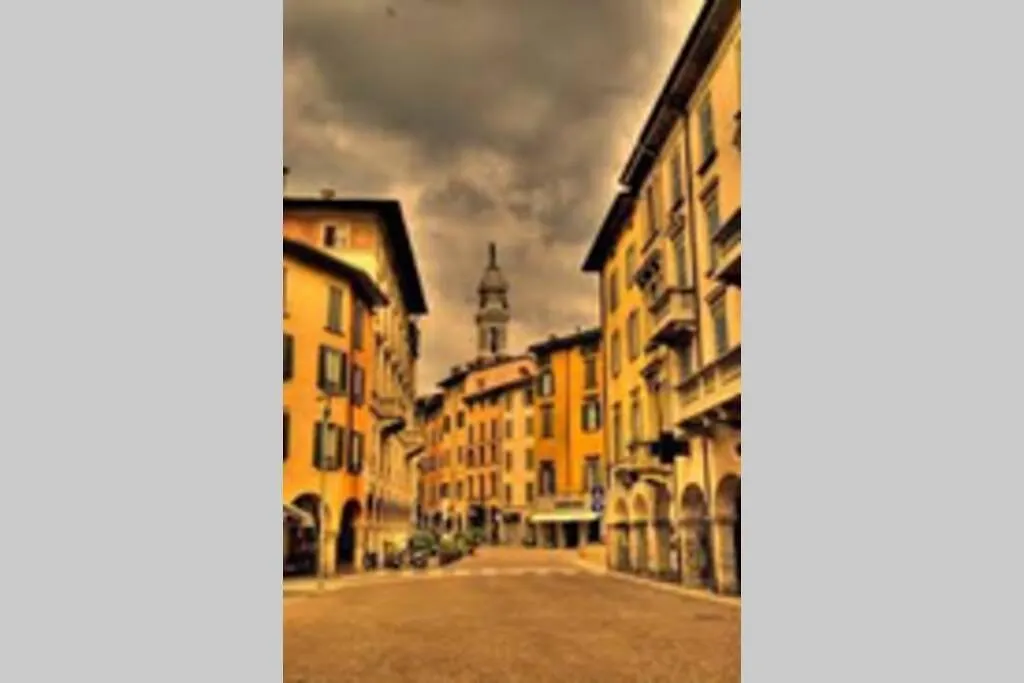 Appartamento Entire Flat, Independent Entrance, 20 Mins To Bgy - Bergamo Milan Airport Nembro 0*,